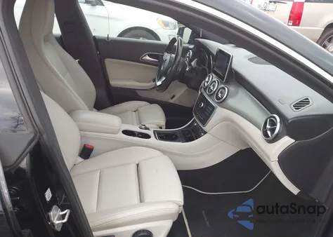 2016 Mercedes-Benz Cla 250 4Matic z USA, uszkodzony, nr VIN WDDSJ4GB3GN381432